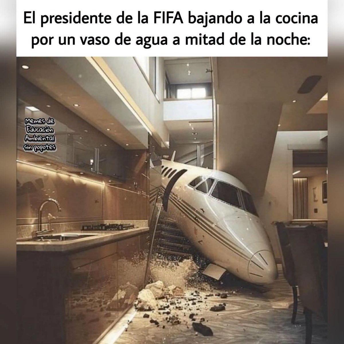 elcriticopol's tweet photo. Se anda paseando como si no contaminara https://t.co/2JBJCAtdlZ