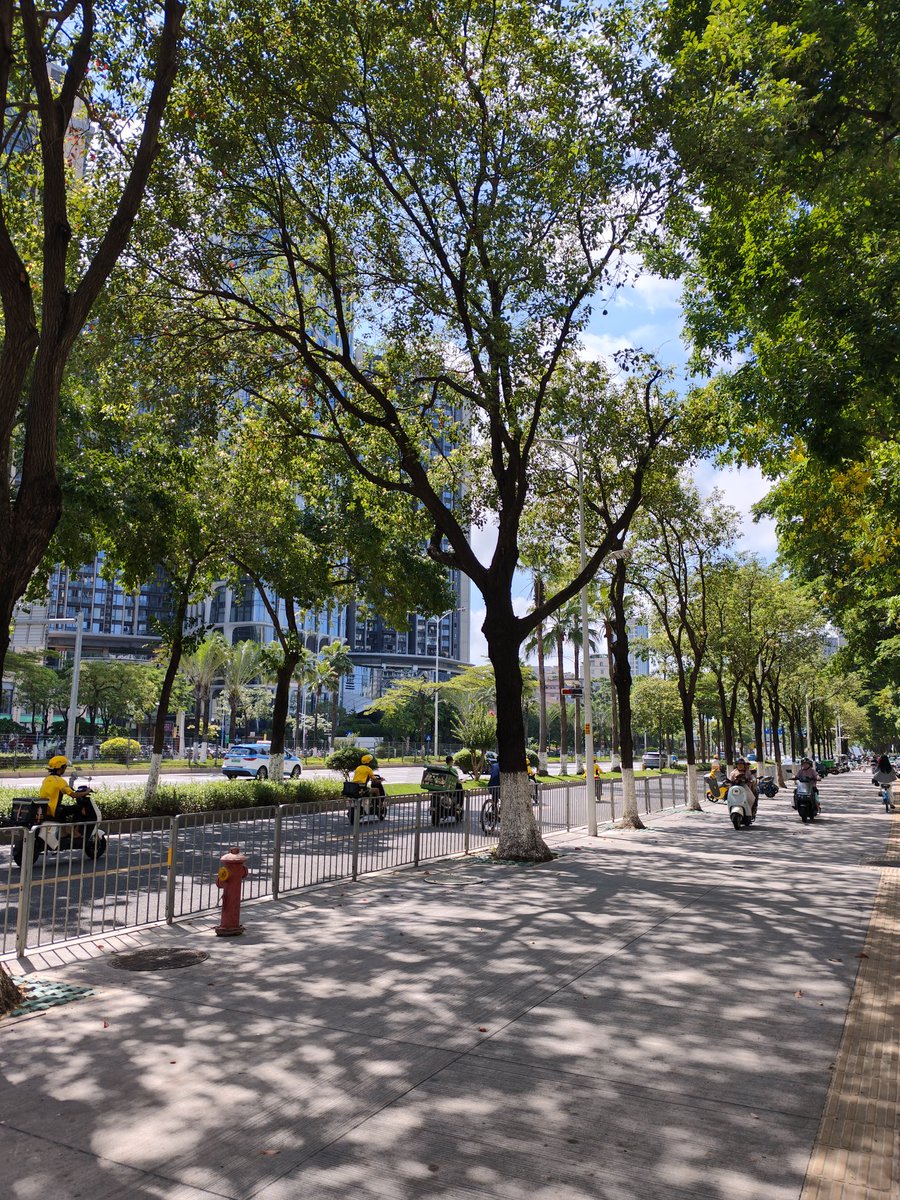 snotving's tweet photo. 拿着薪水，然后出去溜达是最爽的！虽然出去开会，只有一个小时，可是一个小时也有一个小时的美好。 https://t.co/obxJ8DrLkt