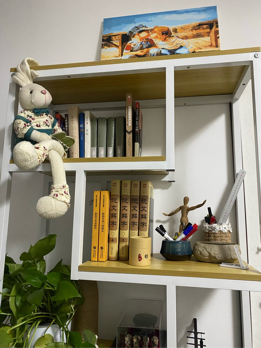 william_pethick's tweet photo. Tackling weekend prepping: sorted my old books u0026 clothes, donated 3 bags of unused stuff. Less clutter, more space for new memories! https://t.co/fjGlfzA0y3