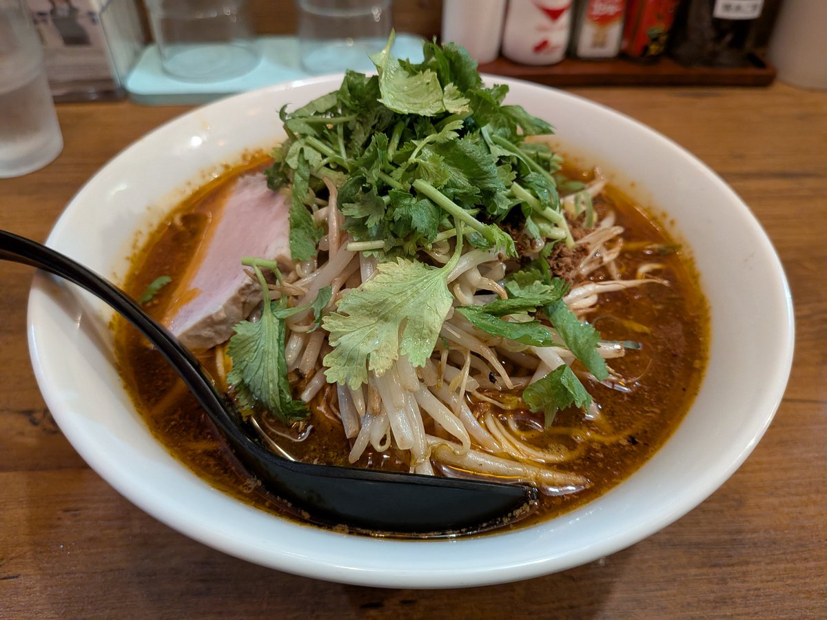 __chappy's tweet photo. はこのスパイスラーメン美味かった。普段のオーダーよりシビレ多めにすると更に美味いかもと思った。 https://t.co/SLCgXjyoL6