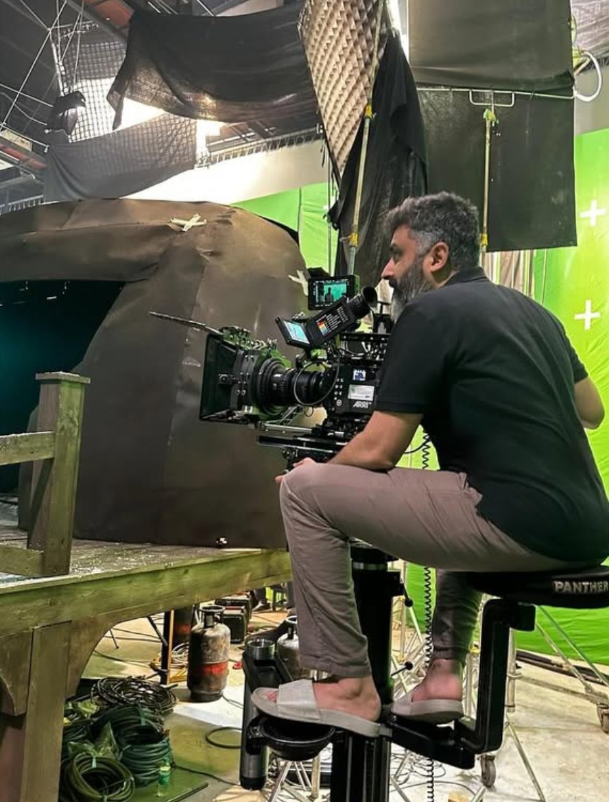 KicchaUniverse's tweet photo. 🚨 BRB IS BACK ON SET!🔥  

The wait ends NOW!  

Second Schedule of Billa Ranga Baasha rolls from 26th June!  

2209 AD is loading…

 @KicchaSudeep is loading…

 Pan-India storm is loading! ⚡   

#BillaRangaBaasha #BRBFirstBlood #KicchaSudeep #BRB https://t.co/JbJJrH0Cjq