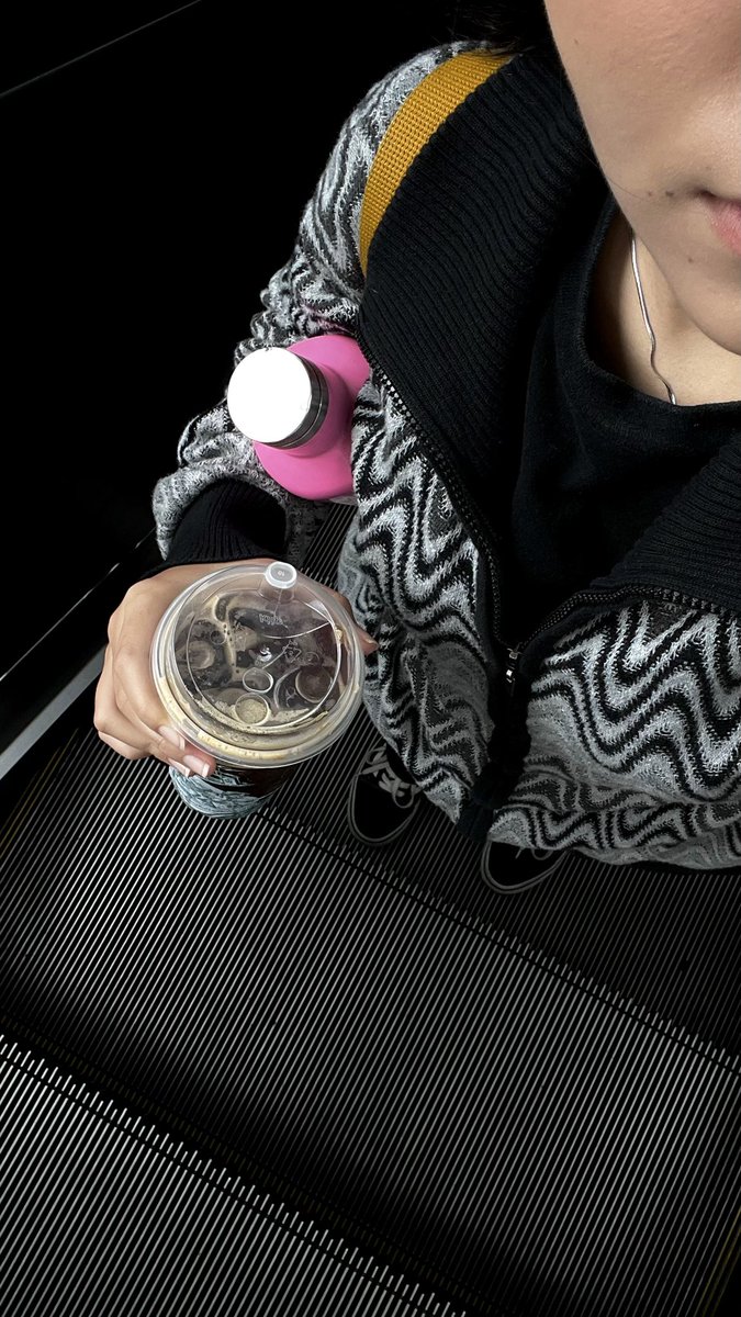 VanessaRibka's tweet photo. booster - berry manuka americano by Fore coffee https://t.co/Tw6ZaIG8Xl