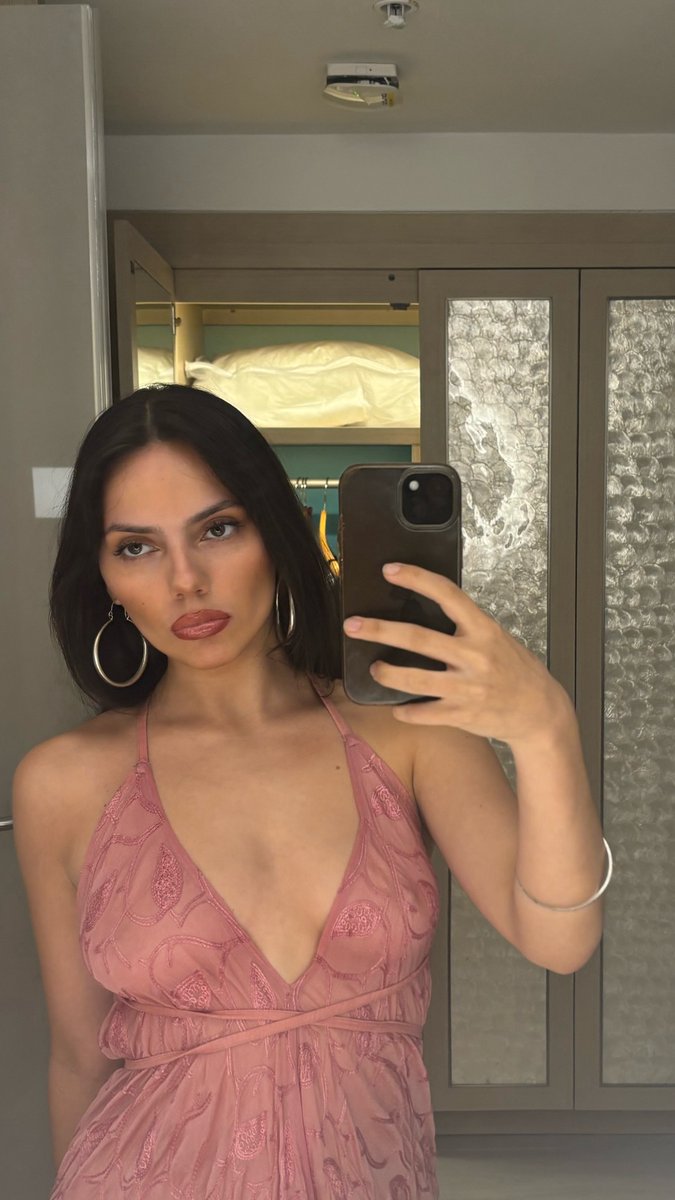 pump4charlotte's tweet photo. I love how Dafne Keen likes going out with nothing but a see-through and a thong! 😍 https://t.co/rnyMJUXBrb