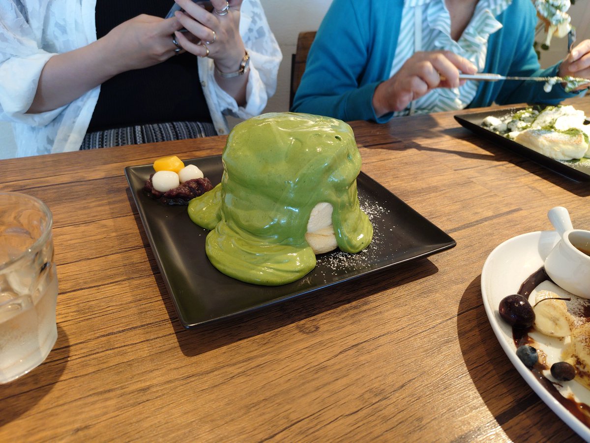 SILVER_XION's tweet photo. 先日行ったふわふわパンケーキのお店
空いてて超ラッキー、カキ氷の季節になるとまた、激混みになるんだろうな https://t.co/1iNA47bSYD