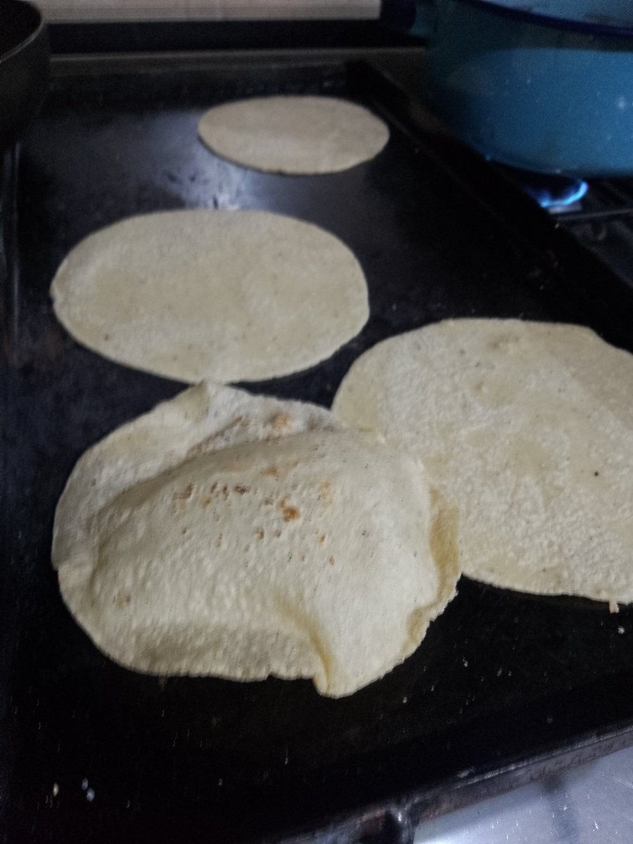 brengig97's tweet photo. Pues maruchan no va a comer mi futuro esposo 😌🥰 https://t.co/dJn32SccT4