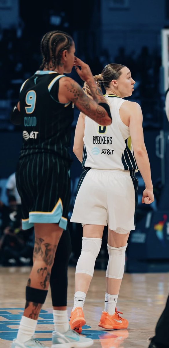 paige_report's tweet photo. Paige Bueckers in Clutch Possessions (vs. Storm)
8 Points (3/4 FG)
75% FG
100% 3PT
100% TS

Utterly ridiculous player. https://t.co/QtOc4tuhWm