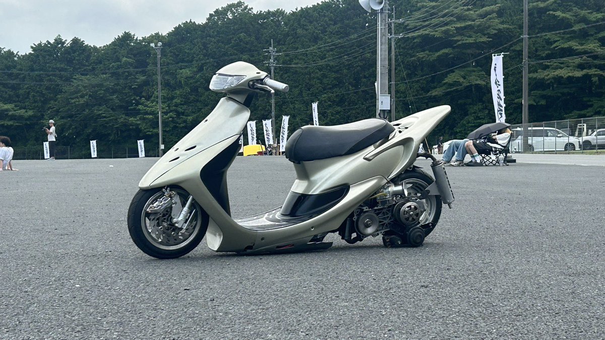 takemar0214's tweet photo. 弊社のライブディオ用リアスポイラーTYPE2をご購入頂きましたお客様から取付画像を頂きました！
感謝感激です🤩
誠に有難う御座います🙇🏼‍♂️
#DreamRevolution
#ドリームレボリューション
#ドリレボ
#AF34 
#AF35
#ライブディオ
#リアスポイラー https://t.co/gWomkvmmb7