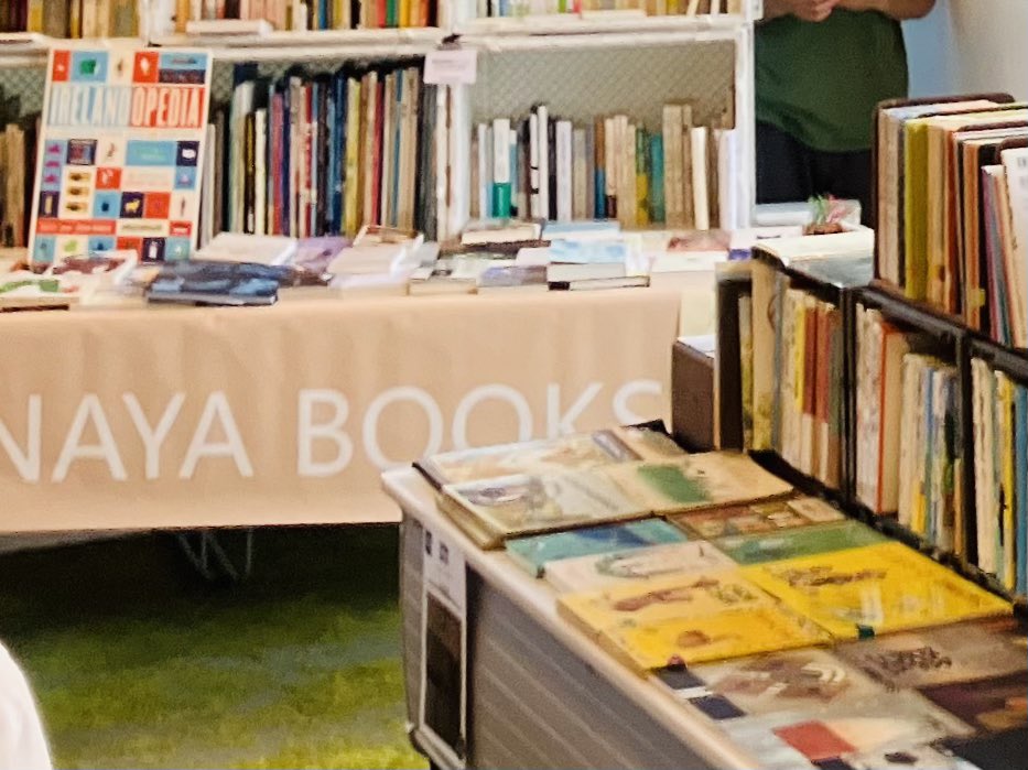 kokebooks's tweet photo. 本屋苔
開いてます
6/23(火) 12:00-19:00
今日は本を棚に戻したり
洋書絵本の値付けをしたり
#共同古本屋 #本屋苔 #宇都宮
土日はマルシェ出店でした
#GOODDAYS with K-LIVING
ありがとうございました! https://t.co/pLaJleDZlG