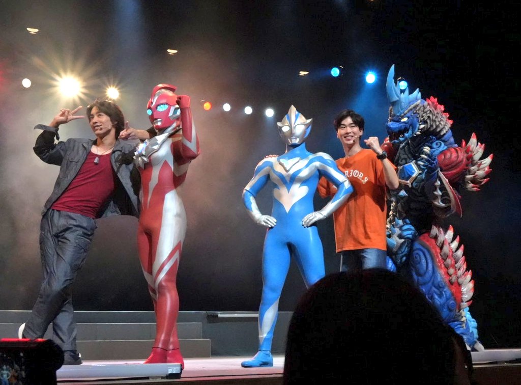 hachi_666's tweet photo. ウルトラヒーローズ THE LIVE 〜新世代ヒーロー集結〜 in 川口

ソラト、コウセイがいるTHE LIVEが本当に好き。大好き。
最後の変身も光線も本当にグッとくるし何度でもみたい。

2人がでてる公演の配信／円盤の販売をお願いします。何度でも観たいです…😭‼️

#THELIVE 
#ウルトラマンオメガ https://t.co/FacsNCN3da