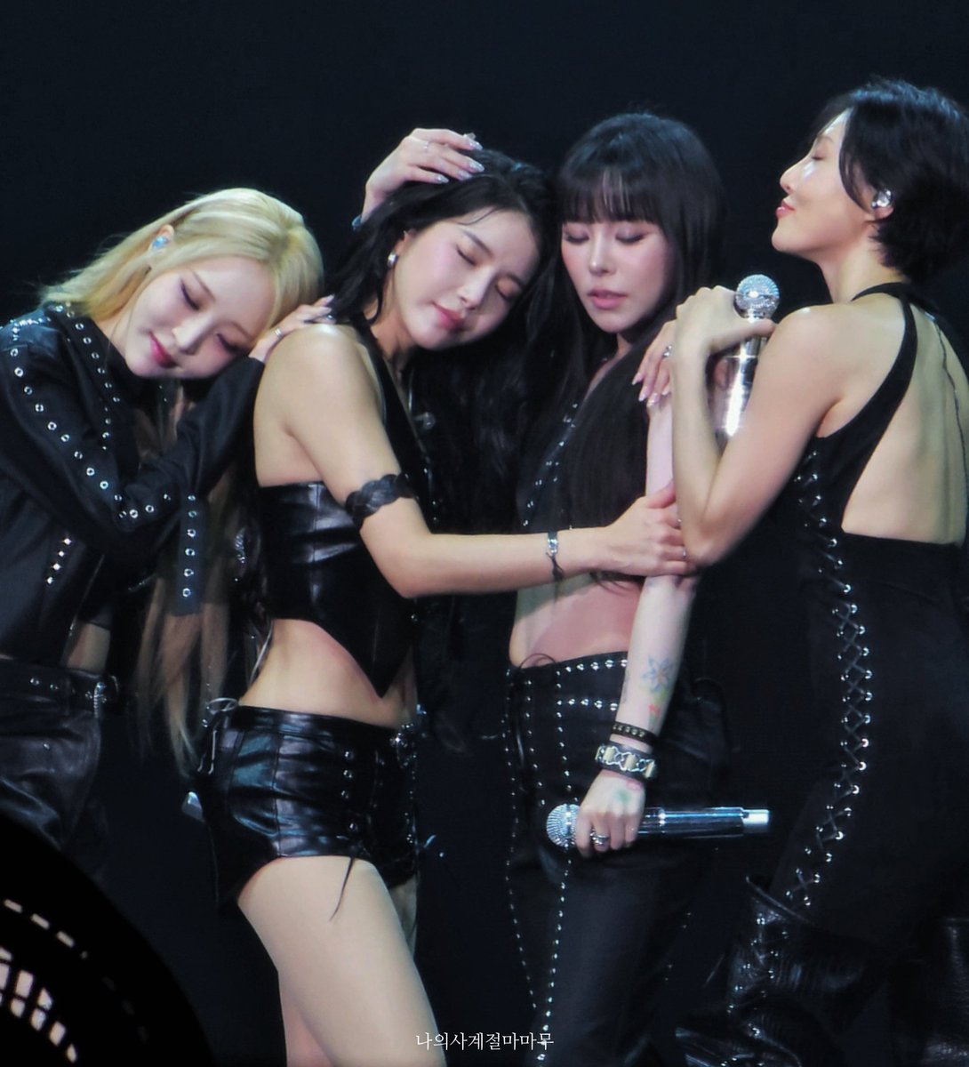 4season_MAMAMOO's tweet photo. #마마무 #mamamoo
260621 [4WARD]

콘서트 후유증 맘무 보고 싶다..🥹 https://t.co/lSvzhSvJ4o