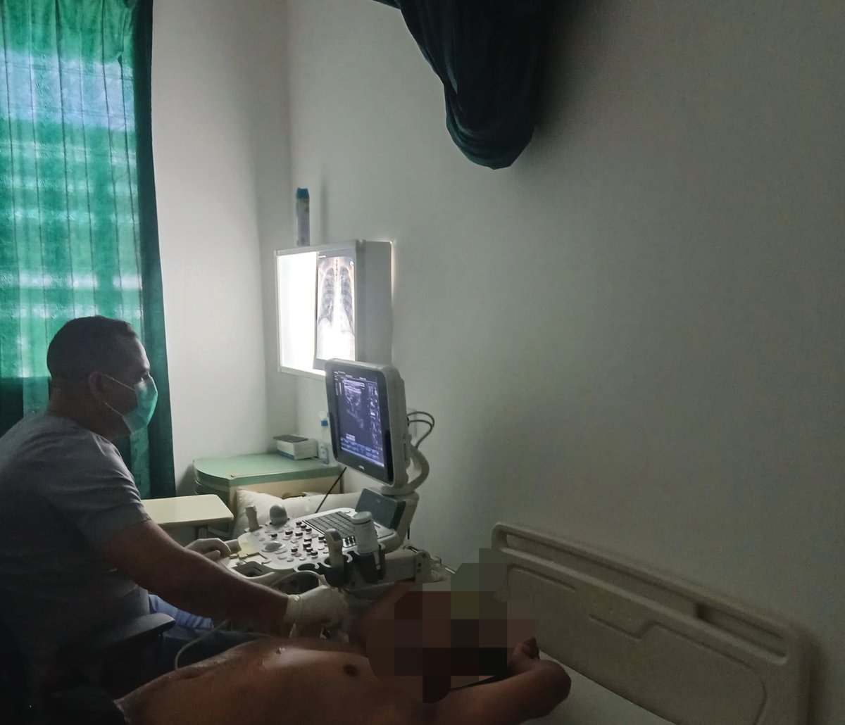 cubacooperaTLbc's tweet photo. "Detrás de cada estudio hay un paciente que confía y un profesional comprometido con brindar el mejor cuidado posible, así lo demuestra el Licenciado en Imagenologìa Wilmar Delgado Medina de la #BMCTL en el #HoREX #Baucau porque #CubaCoopera #CubaSalva #CubaPorLaSalud https://t.co/jadXAs00yR