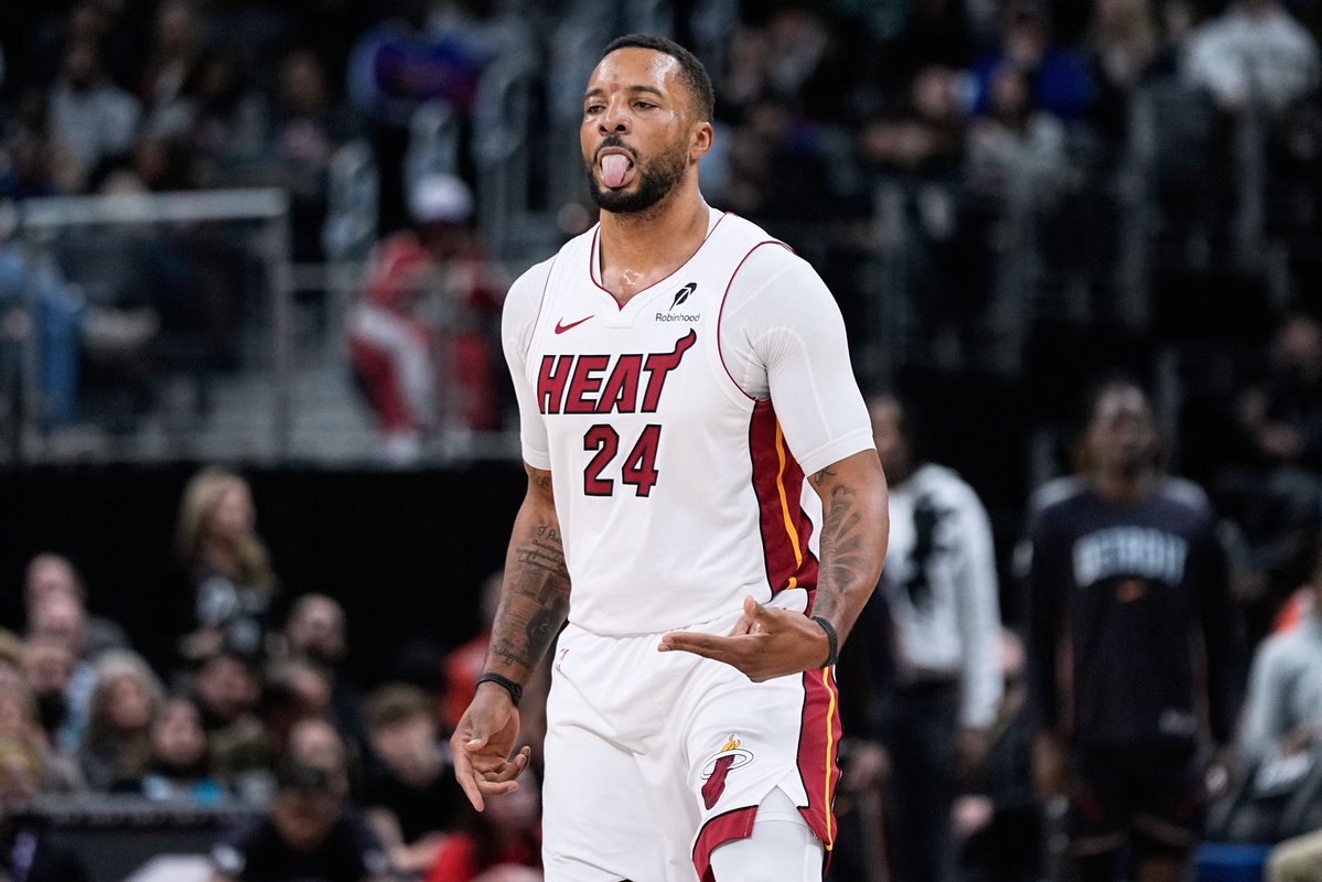 OnyxOdds's tweet photo. Who’s stopping this Heat starting 5?

- Davion Mitchell
- Norman Powell
- Andrew Wiggins
- Giannis
- Bam Adebayo https://t.co/rVG2UMQ6VA