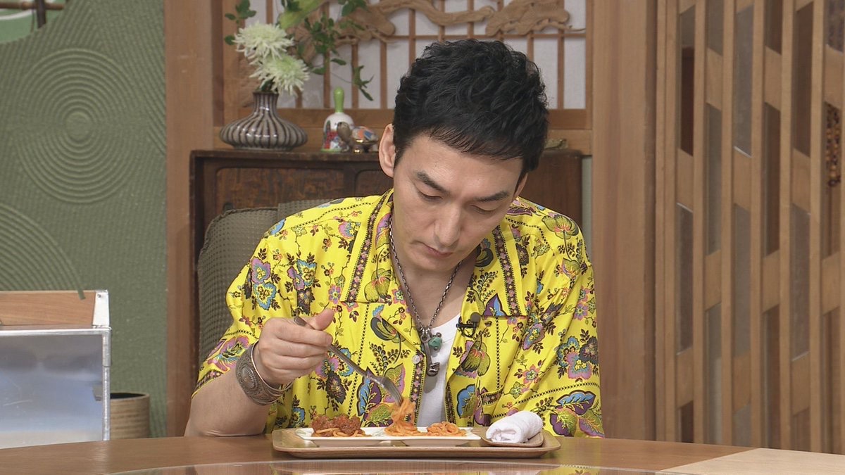usakame_ytv's tweet photo. 次回の#うさかめ をちょい見せ🤏

ミートソースパスタ対決🍝

ミシュラン1つ星シェフの
トマトジュースソースレシピ🍅
🆚
納豆と炊飯器…さらに秘策が⁉️
#納言 #薄幸 の奇想天外レシピ🌀

6月28日（日）
ひる0時35分〜放送☀️

#草彅剛 #海原やすよともこ #平愛梨 #植野行雄 https://t.co/WNjHg3jXBJ