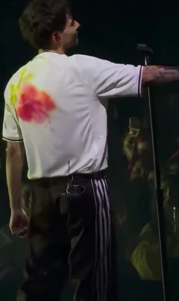 intervallls's tweet photo. you can always rely on him wearing the coolest graphic tees ever, i’m so tempted to steal his wardrobe https://t.co/GRiOJbMo8P
