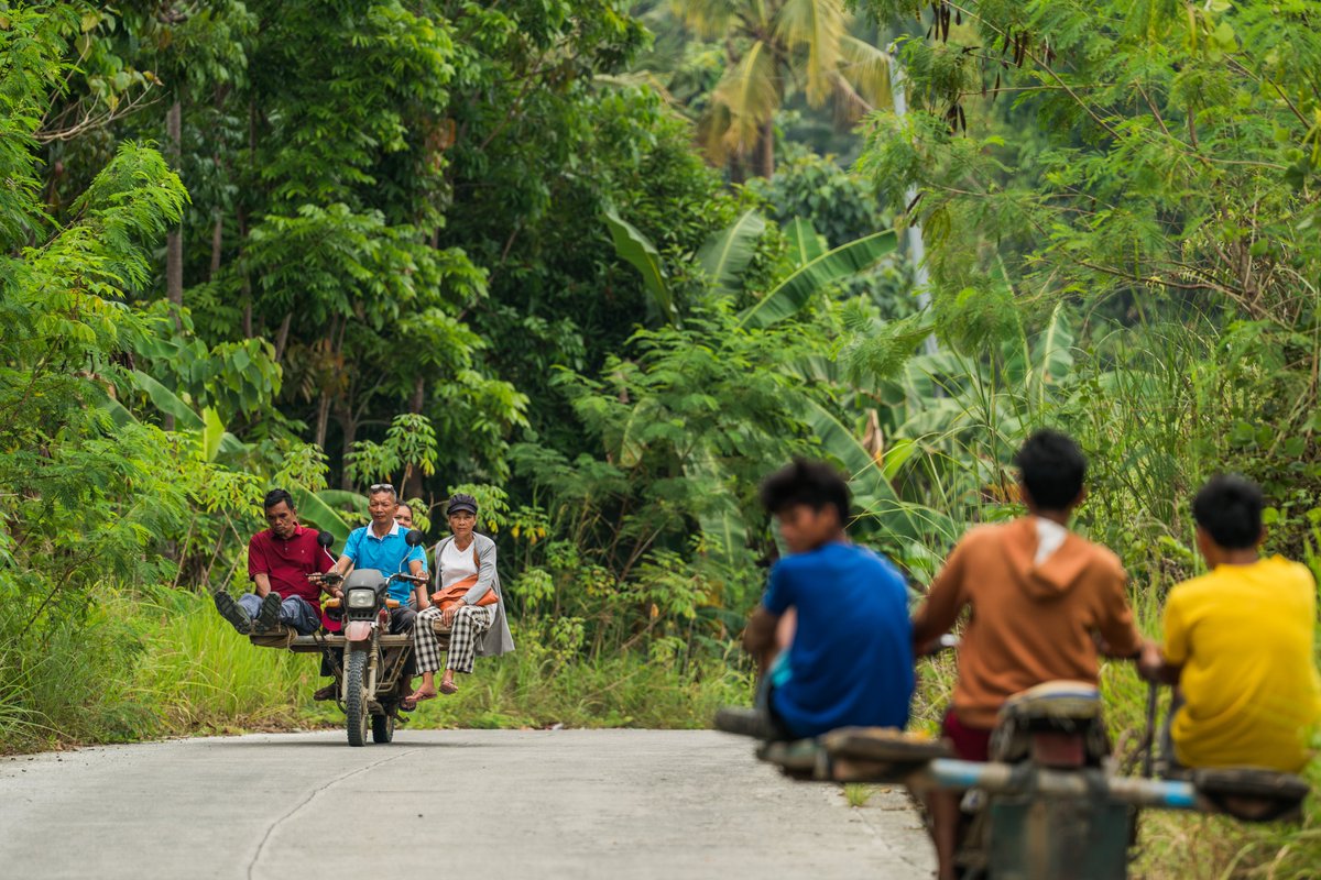 ECHO_Asia's tweet photo. After illness left Noynoy struggling with a mental health condition, community-based support helped him and his family find a path forward. ❤️‍🩹
With EU-funded mental health sessions in the Philippines, stigma is reduced, understanding grows, and hope returns. https://t.co/FgiT9eYtwB