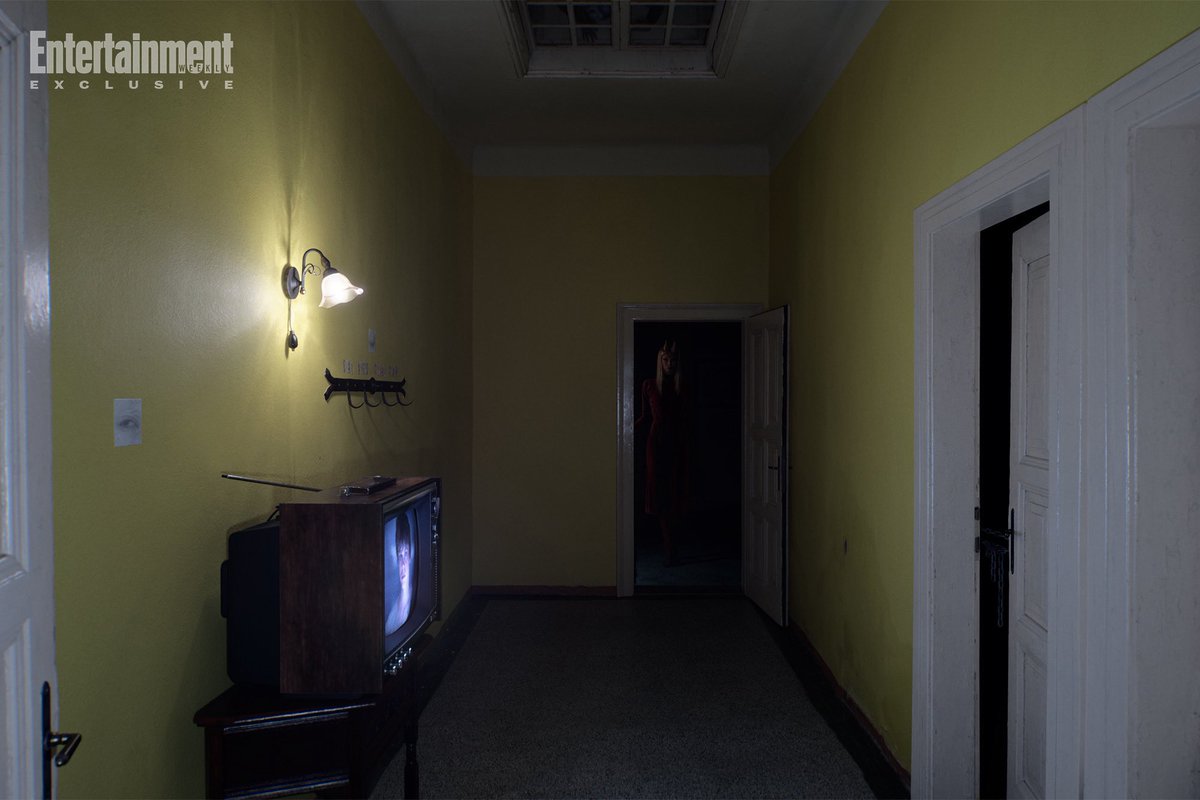 HIDEO_KOJIMA_EN's tweet photo. 🚪👻🫶🫣 https://t.co/De0CsFjQaR