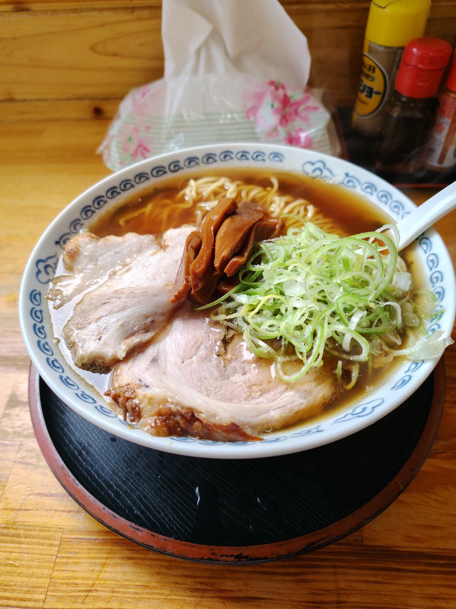 jwcxc452's tweet photo. 本日のﾗﾝﾁ
じげん
醤油ﾗｰﾒﾝニ型
ｳﾒｪ(*´ω`*) https://t.co/IJ6op5C3Ex