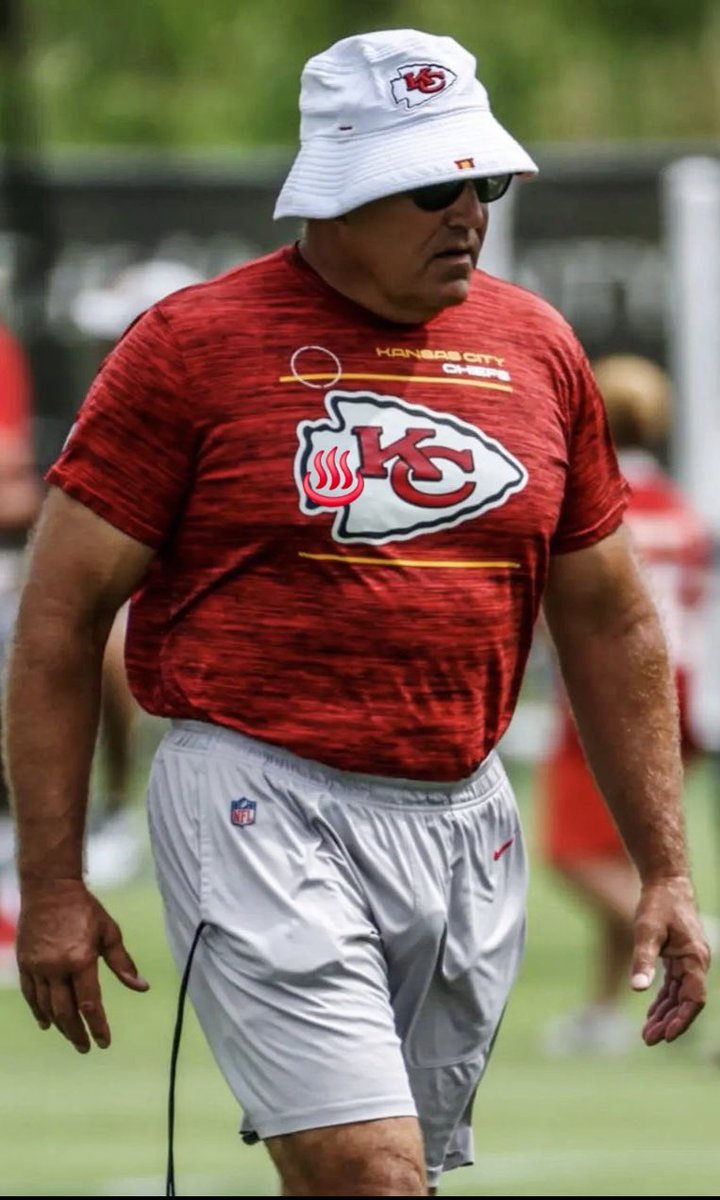 SilverFoxDeelux's tweet photo. Applying for coach's - personal "towel boy"/shower assist.!!💯
#gristly goodness! https://t.co/PBeN0ZXV0K
