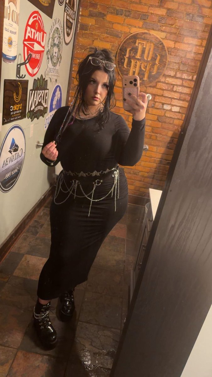 Mommy Megan ❤️ tweet media