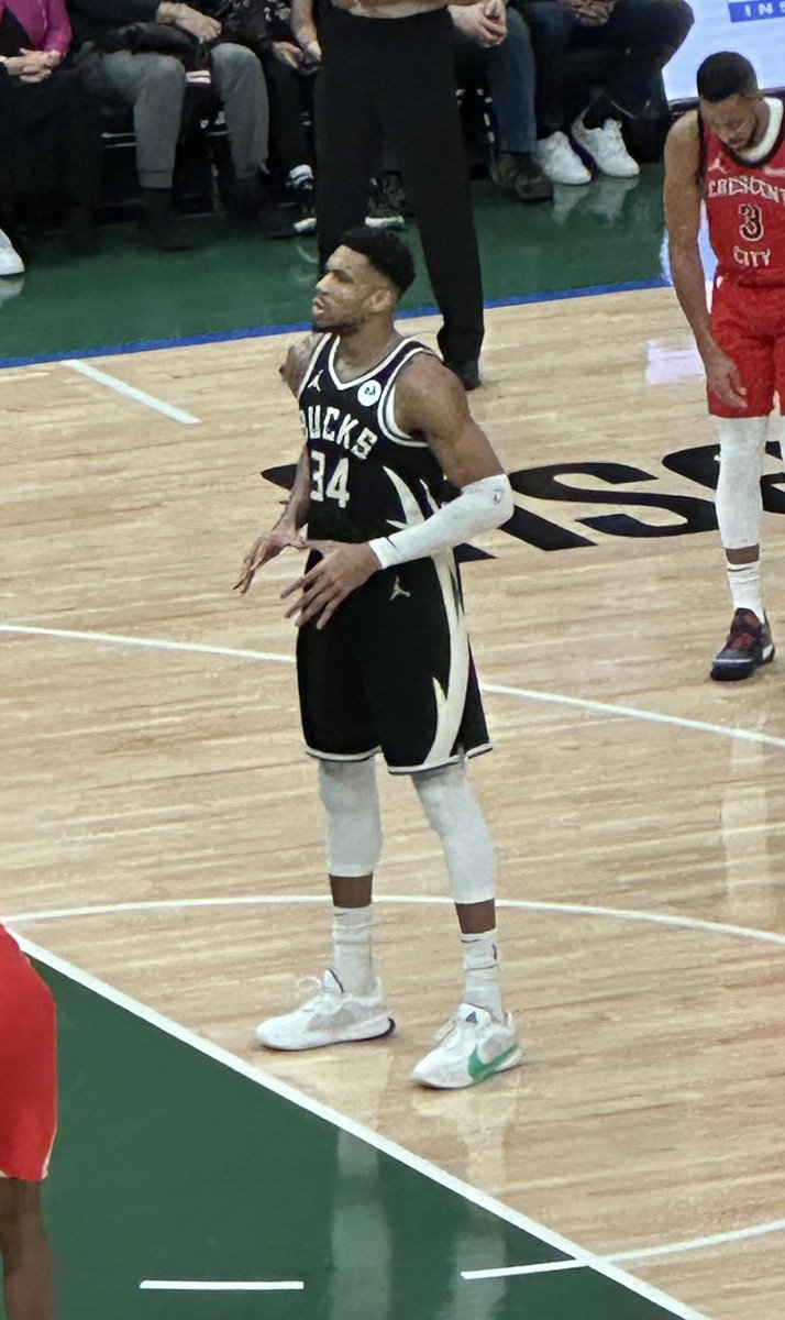 JustHxnter's tweet photo. The only reason I ever got into basketball. Words cannot describe how much Giannis means to the city of Milwaukee. He is everything here. This not only breaks the hearts of those in Milwaukee, but the entire state of Wisconsin. We will miss you Greek Freak!! 🇬🇷💚 

May your future in Miami be long lived and healthy. You will always have a home here in the #414 💚