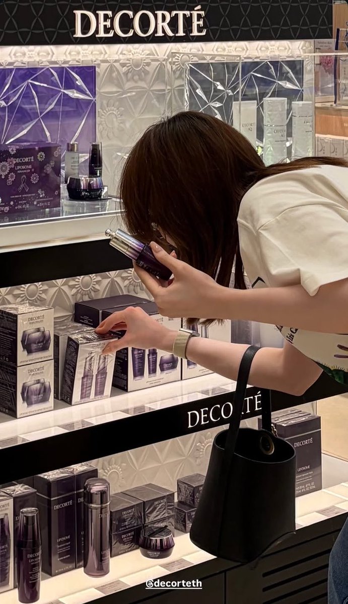 nongplaaaaa's tweet photo. ว้ายยยยย น่ารักมากกกก น้องออม กับ Decorteth ท่านลงพื้นที่อีกแล้วค่ะคุณ สมมงมากกก

#ออมกรณ์นภัส #OrmKornnaphat https://t.co/q83Iq9XrIU