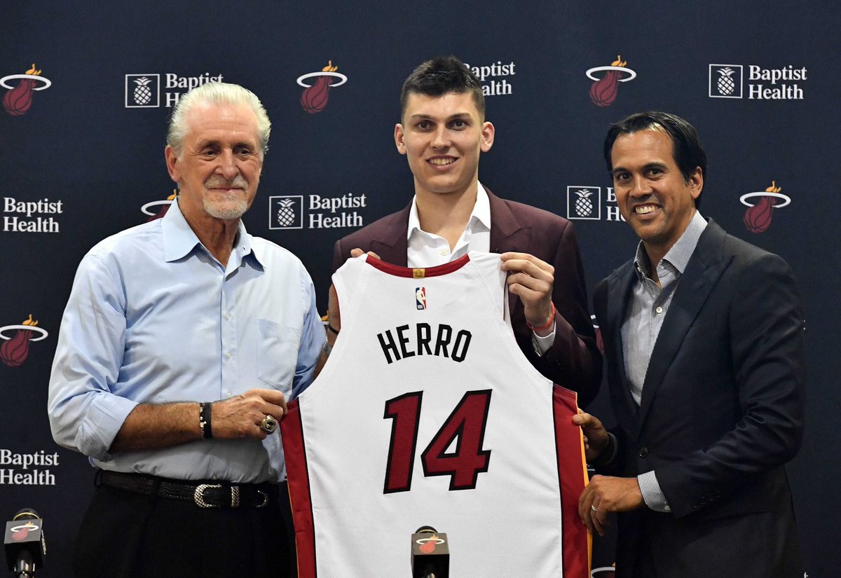 Heat_Spain's tweet photo. Desprenderse de Tyler duele. Más allá de haberse desarrollado como adulto y formado una familia en Miami, lo nuestro seguirá siendo una historia inacabada hasta que tenga final feliz. Estoy convencido de que no es un adiós definitivo sino un hasta luego.

Te queremos, @raf_tyler. https://t.co/dKFUaKXEuf