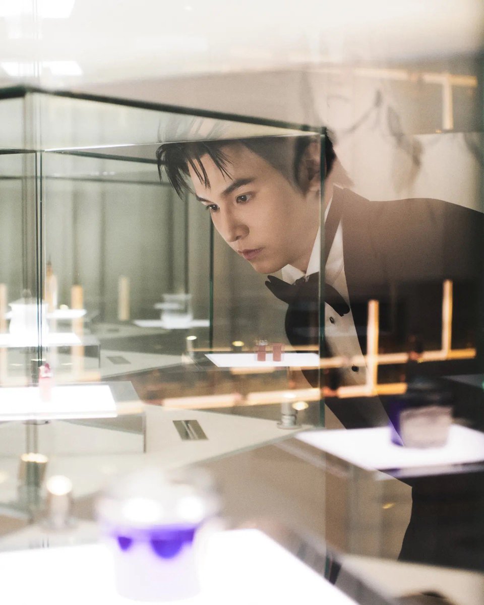 JahomeOfficial's tweet photo. [2] #JaPhachara ร่วม Gala Dinner และชมประวัติศาสตร์กว่า200ปีของเมซงน้ำหอมระดับตำนาน@guerlainในงานนิทรรศการ GUERLAIN, PERFUMER VISIONARY SINCE 1828 ครั้งแรกในประเทศไทย 

#Guerlain #GuerlainFragrance 
#LArtetLaMatiere #PerfumerVisionary https://t.co/YJVR9zmnNs