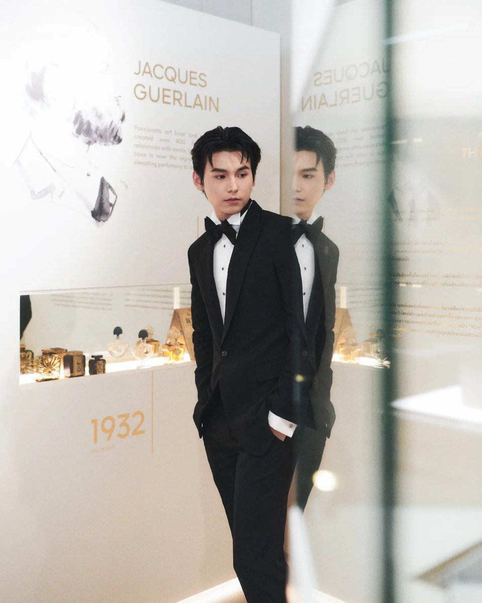 JahomeOfficial's tweet photo. [2] #JaPhachara ร่วม Gala Dinner และชมประวัติศาสตร์กว่า200ปีของเมซงน้ำหอมระดับตำนาน@guerlainในงานนิทรรศการ GUERLAIN, PERFUMER VISIONARY SINCE 1828 ครั้งแรกในประเทศไทย 

#Guerlain #GuerlainFragrance 
#LArtetLaMatiere #PerfumerVisionary https://t.co/YJVR9zmnNs