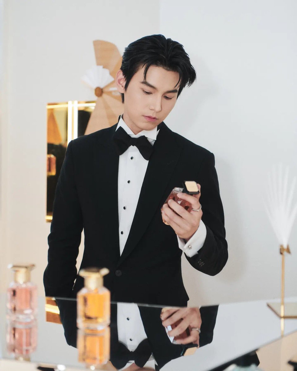 JahomeOfficial's tweet photo. [3] #JaPhachara ร่วม Gala Dinner และชมประวัติศาสตร์กว่า200ปีของเมซงน้ำหอมระดับตำนาน@guerlainในงานนิทรรศการ GUERLAIN, PERFUMER VISIONARY SINCE 1828 ครั้งแรกในประเทศไทย 

#Guerlain #GuerlainFragrance 
#LArtetLaMatiere #PerfumerVisionary https://t.co/xd7OjQ6KpO