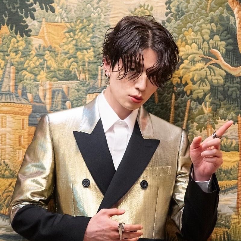 wookraze's tweet photo. we DO NOT TALK ABOUT THIS photoshoot enough 🤤 https://t.co/gzi3PnC2a4