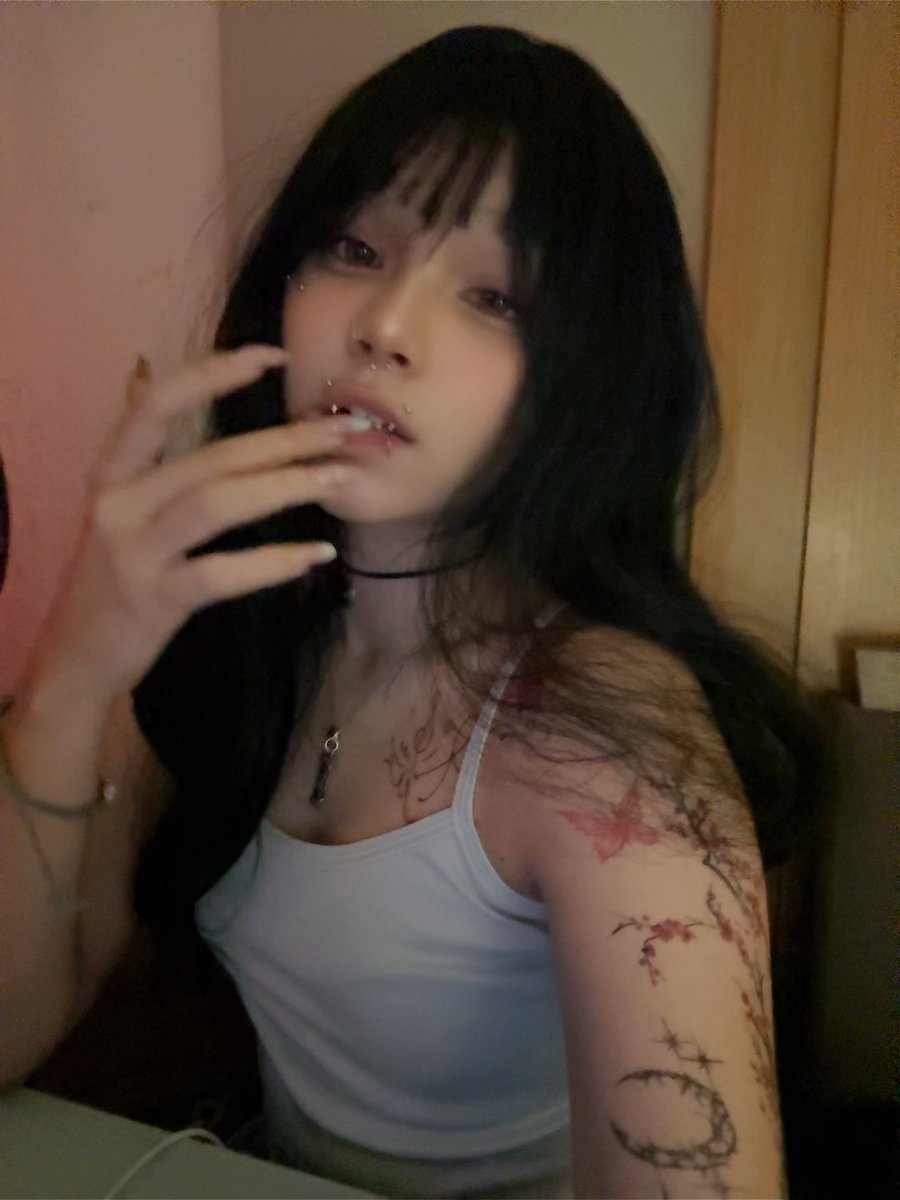 maya tweet media