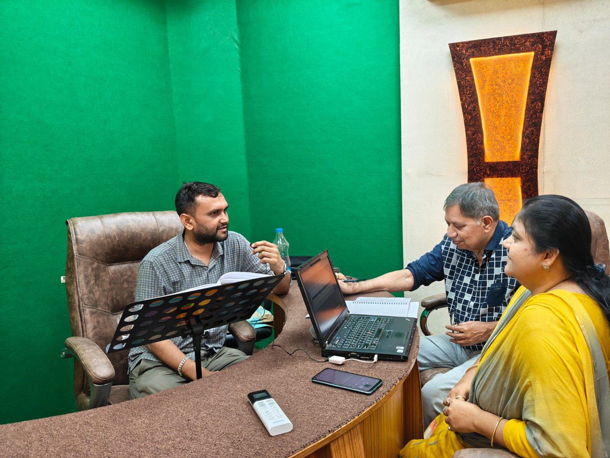 mriasofficial's tweet photo. We are proud to share that Dr. Hrishikesh Upadhyay, Associate Professor,Department of Agad Tantra,was invited by the Gujarat Biodiversity Board as a Guest Speaker for a radio programme on the topic “Healing Through Fruits.
#MRIAS #GujaratBiodiversityBoard #GuestSpeaker
#Ayurveda https://t.co/vi3APhl5wv