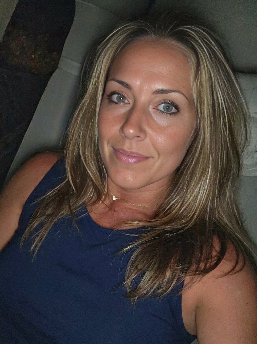 Helenstave9's tweet photo. Kinda nervous, this is me with no makeup https://t.co/PuLibOWJUW