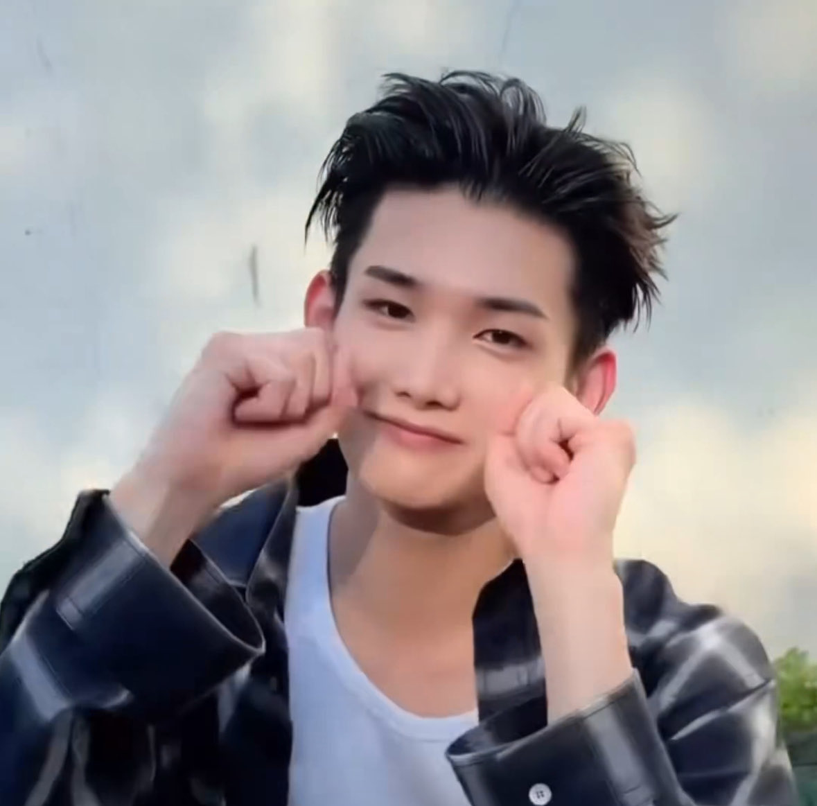 ahppluvj's tweet photo. https://t.co/vQD7Luu31a