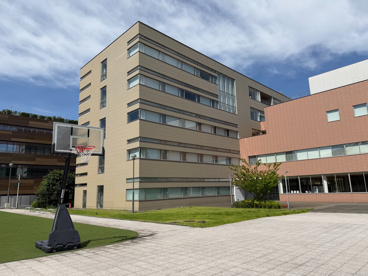 tsudacps's tweet photo. #試験期間 が終わり、第2タームに突入しました！ 
#津田塾大学 は4ターム制で、第2タームには必修科目がありません💡
#インターンシップ？#ボランティア？その期間をどう過ごすかは自分次第。
学内外で「今しかできないこと」にどんどん挑戦してみてください🔥

#総合政策学部 #総合政策学科 #千駄ヶ谷 https://t.co/TVSZEfLaQY