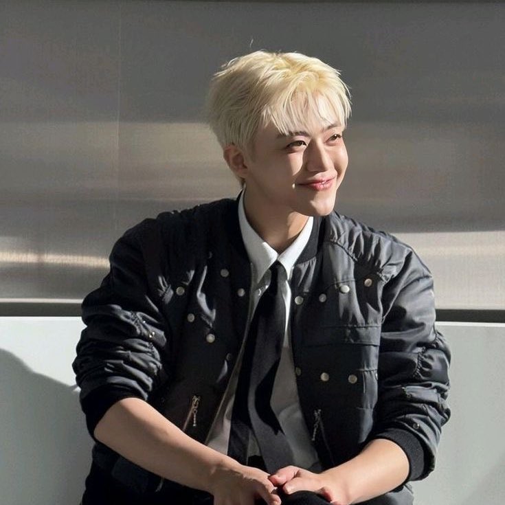SHARKXTOUCH's tweet photo. ทีมแม่เมะยิ้มหวานรายงานตัวค่ะ <3 ลูกชายถูกเสมอ ยิ้มหวานชนะขาดรอยเท่านั้น 🥺 https://t.co/v8mK7Ewes6