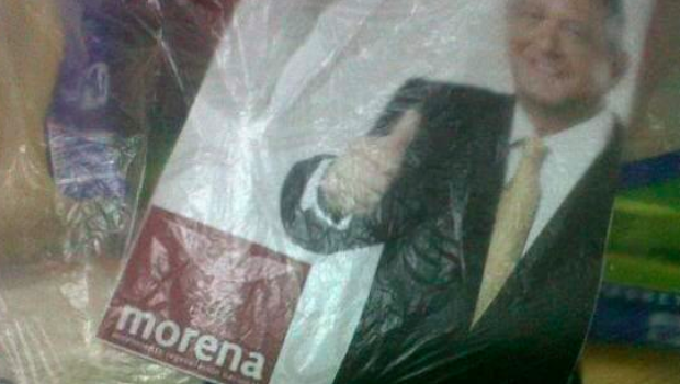 BALLENATOS23's tweet photo. @Jackie2theworld la gente son como animalitos de granja decia el sr, cuanta razon y les siguen creyendo tan malo el morado como el colorado o el azul mocho ninguno se salva la codicia impera https://t.co/thdGm1QbiH