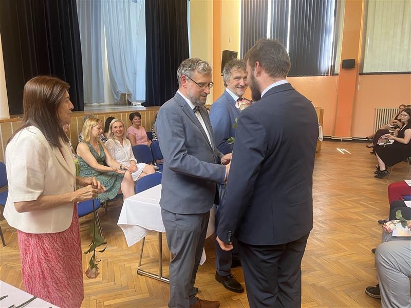 SSZPKlatovy's tweet photo. Slavnostní tečka za několika lety studia.
Ve čtvrtek 18. června 2026 v prostorách společenského sálu Střední školy zemědělské a potravinářské v Klatovech proběhlo slavnostní předávání výučních listů našim žákům učebních oborů. https://t.co/2RK8pFMPFM