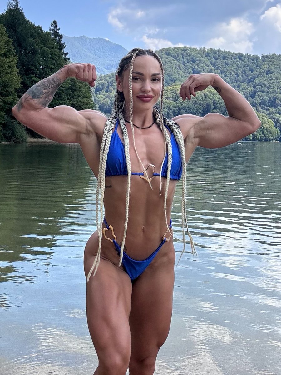 StrongBaddies's tweet photo. Alexandra Oiegas https://t.co/d0wDHRLIVA