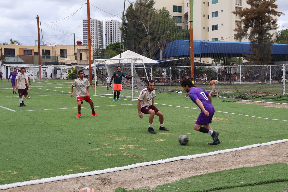 EstuardosFC's tweet photo. 📷 Fotos
ATS1 COF
Estuardos FC 1-2 Ajax https://t.co/tV4j1Xbf0q