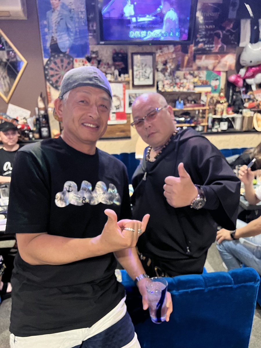 boooo_pupu's tweet photo. 名古屋の夜は面白い🤣👍
最高〜😁👍

#AYAと陽子の音楽に乾杯 https://t.co/MLu8E3Emi0