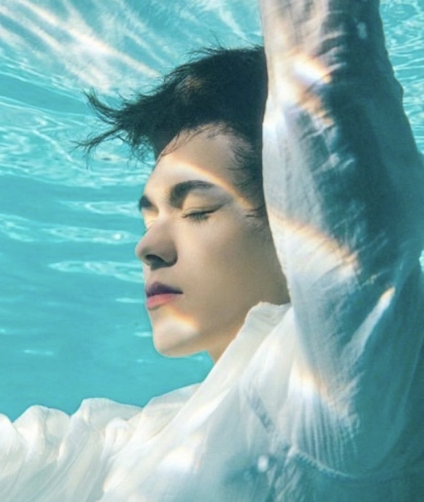 chwerafa's tweet photo. #gyusol | short au 🌊
Mingyu, um salva-vidas, resgata um turista inconsciente encontrado à deriva no mar.
Vernon exagera nos remédios que toma e é arrastado pela correnteza.
Após o resgate, ambos não conseguem tirar o tal "estranho" da cabeça. https://t.co/bUs4e5MNJ3