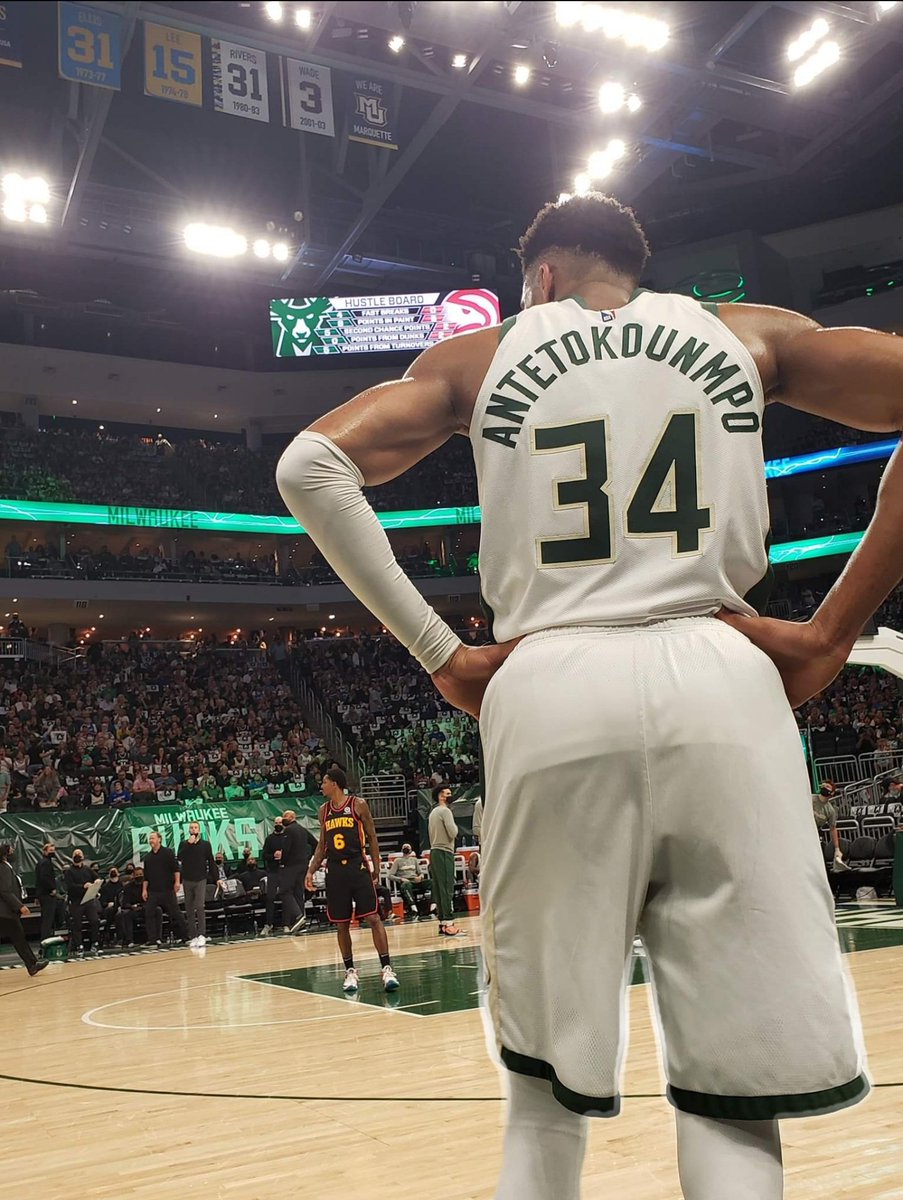 sherwinagain's tweet photo. #Milwaukee thanks you @Giannis_An34 https://t.co/kJ9XMWOz3m