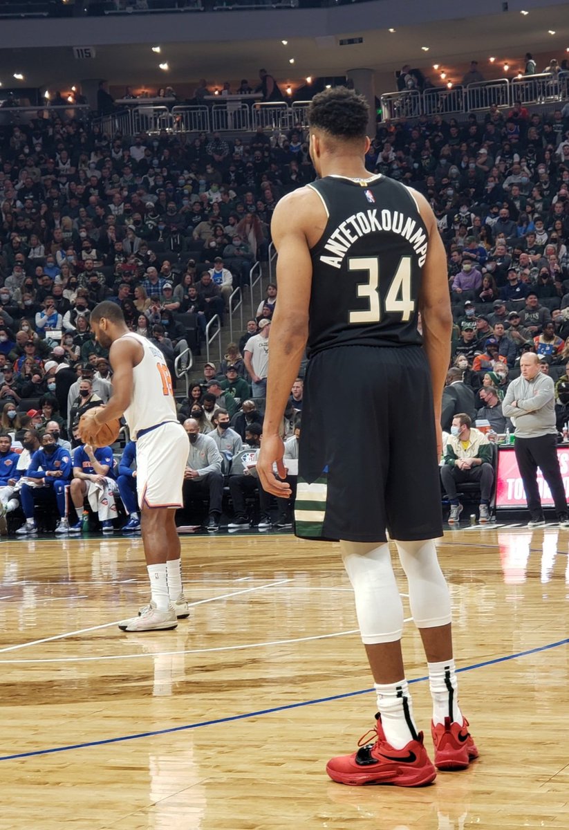 sherwinagain's tweet photo. #Milwaukee thanks you @Giannis_An34 https://t.co/kJ9XMWOz3m