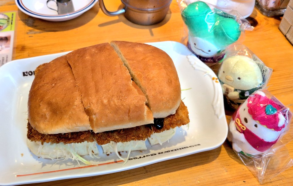 unagi1880090's tweet photo. 今日は富士見のららぽーとまで遊びにきました
お腹空いたのでコメダでご飯〜🍽️
限定はえびちゃん完売…とかちゃんはどうやら一度再入荷していたようでまだたくさんいました🥹
スーベニアの方はぺんちゃんとしろくまちゃんのみ残っていたのでお迎え✨️ https://t.co/cVG7XvmR4X