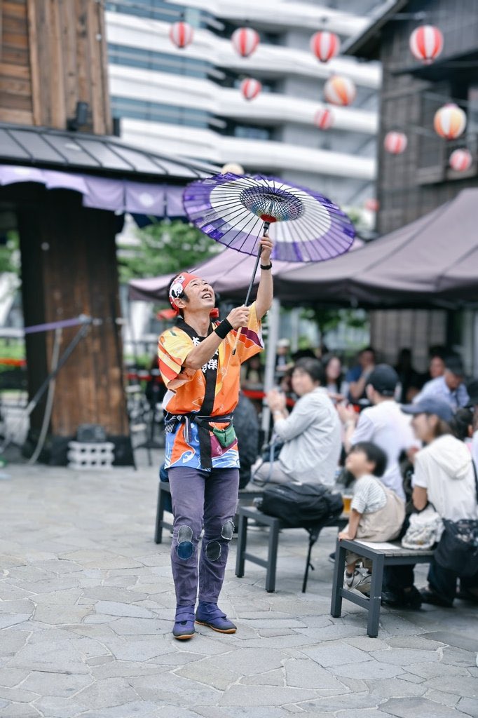 KSdaidogei's tweet photo. 7月豊洲千客万来　大道芸出演者発表

【1】7/1(水)　 太平洋　

【2】7/8(水)　 Entertainer Hi2　

【3】7/15(水)　石黒ヨンペイ　

【4】7/17(金)　SUKE3&amp;SYU　

【5】7/22(水)　Entertainer Hi2　

【6】7/29(水)　紙磨呂

平日も江東区を盛り上げるカメ🐢
応援しに来てね〜
#江東区　#大道芸 https://t.co/ggd4QQf7XC