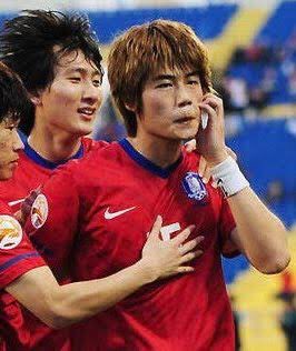 chiwawainuinu's tweet photo. @Izumi_Sunagawa @UJF_UNAFOO アイツ等半島土人は、何だかんだ理由をつけて日本にイチャモン付ける事に関しては右に出る者がいないくらいですからね😮‍💨元はと言えばこのキ・ソンヨンの猿真似ポーズの侮辱を誤魔化す為に作られた言い訳です😤💢 https://t.co/taEW9I7gh1