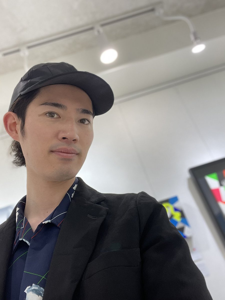 artwork_hiromu's tweet photo. 本日『Art Storm in Sendai Vol.4』の4日目です！
在廊予定ではありませんでしたが、急遽在廊しています！
雨に負けない熱量のある新作3点を出展していますので皆様ぜひお越しください！

※ 次回在廊日
6月24日(水)12:00〜19:00

@Windmill_Sendai https://t.co/fUxifjo60Q