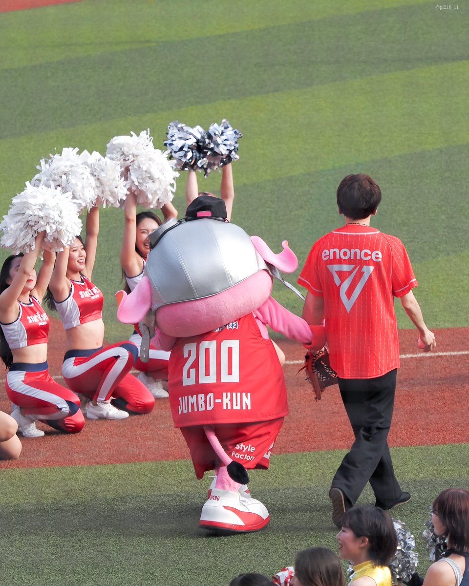 pi218_11's tweet photo. ジャンボくん、ふーみんとのお手手繋ぎはドキドキしなかったの？

 #ジャンボくん
 #西村文男
20260621 https://t.co/qRmdTErh5L