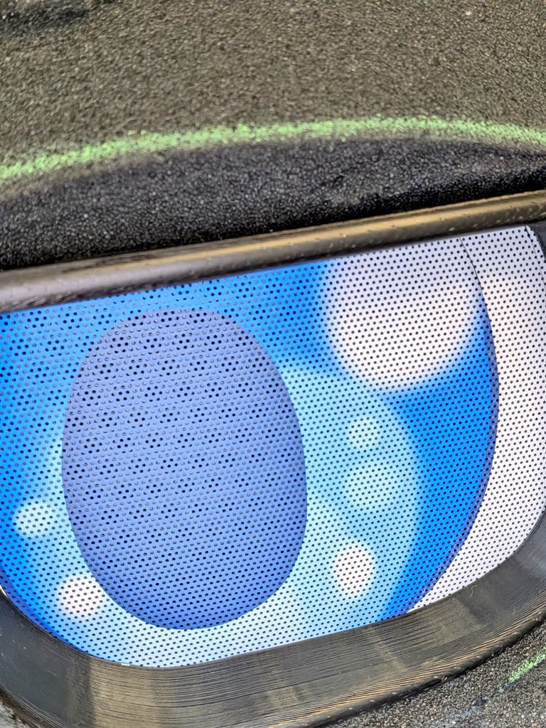 seiryuAF's tweet photo. 当工廠キャラさんの標準目はプリンタ出力の枠に印刷したプラパンチングとなります。
写真は凪くん制作時です、裏側に黒のプラパンチングを重ねて中の人が見えにくい仕様になって目全体が視界となります。
その他ご希望の作り方で作成も可能です。 https://t.co/YEhSArdjgI